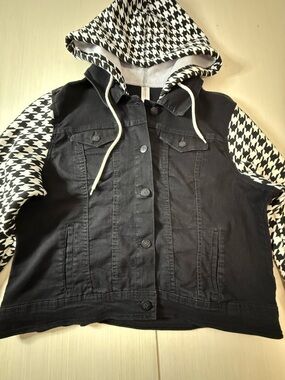 No Boundaries Black Denim Jacket with Black-and-White Houndstooth Hood & Sleeves